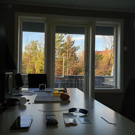 комната в апартаментах с террасой и барбекю в саду Quarto em Acomodações Particulares Ski